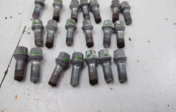 Audi A6 S6 C7 4G Nuts/bolts 