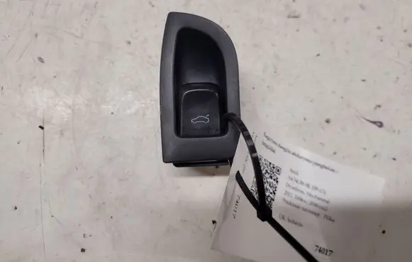 Audi A4 S4 B8 8K Tailgate opening switch 8K0959831A