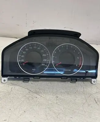 Volvo S60 Speedometer (instrument cluster) 31327581AA