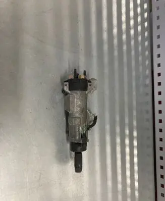 Volkswagen PASSAT B5 Ignition lock 4D0905851E