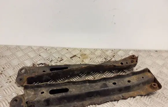 Toyota RAV 4 (XA40) Front subframe