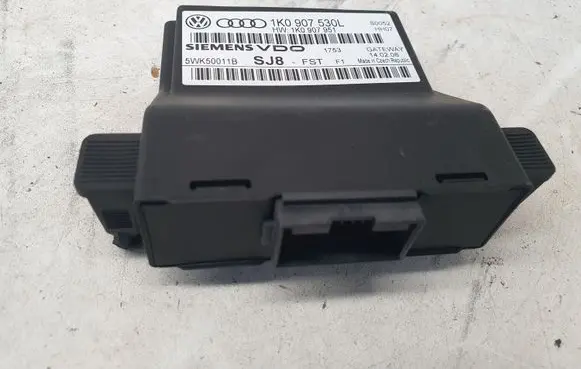 Volkswagen Golf V Gateway control module 1K0907530L