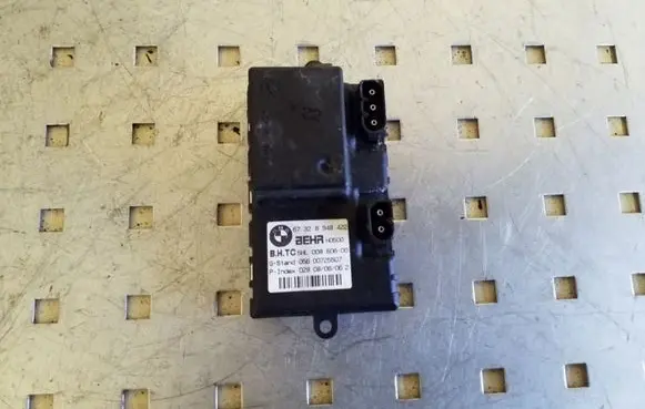 BMW 5 E60 E61 Other devices 67326948422