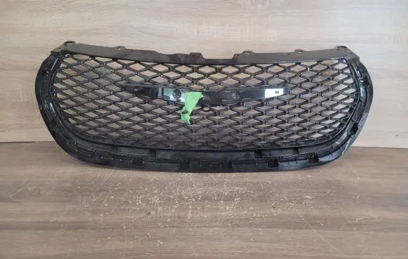 Chrysler Pacifica Front bumper upper radiator grill 6WF26TRMAC