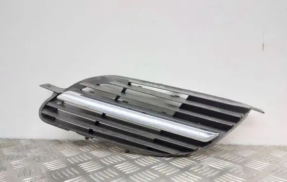 Nissan Almera Tino Front bumper lower grill 9381M010