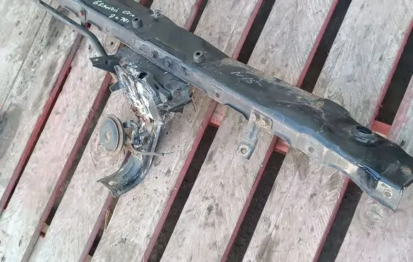 Mitsubishi Grandis Top upper radiator support slam panel 