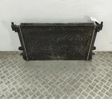 Volkswagen PASSAT B8 Coolant radiator 5Q0121251GB