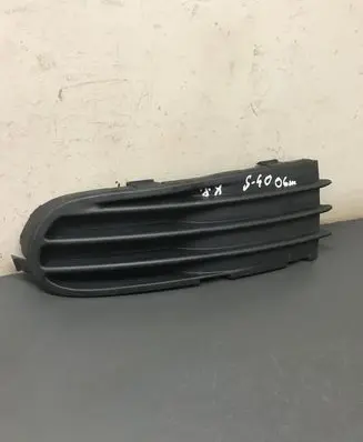 Volvo S40 Front bumper lower grill