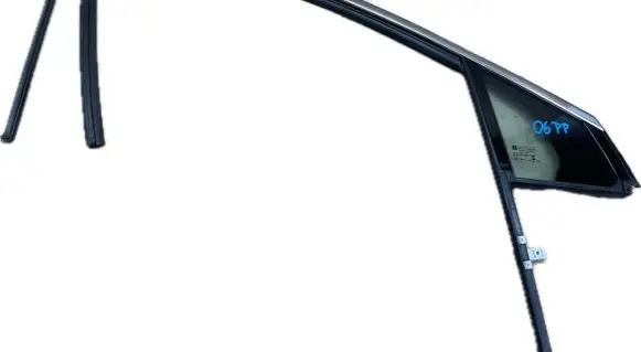 Buick Enclave II Front triangle window/glass 9394138