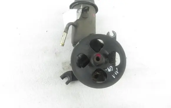 Toyota Yaris Power steering pump