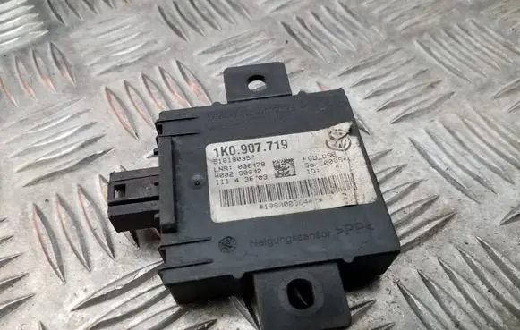 Volkswagen Golf V Alarm control unit/module 1K0907719