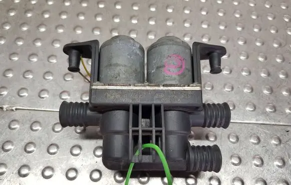 BMW 7 E65 E66 Coolant heater control valve S27698963 6908294