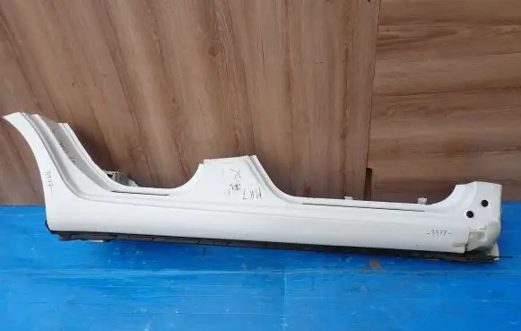 Suzuki Swift II Sill