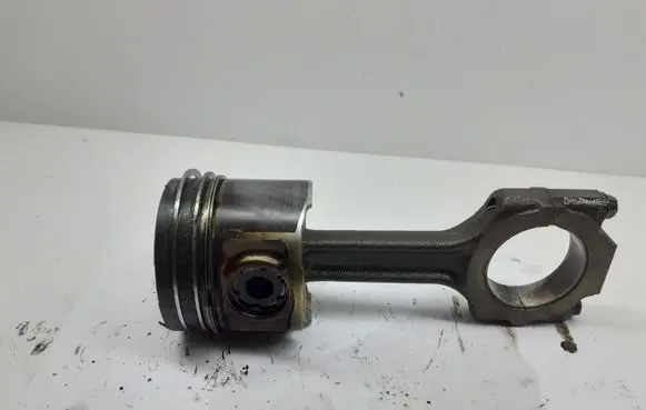 Opel Vectra C Piston with connecting rod