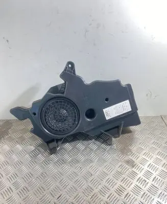 Audi A3 S3 8P Subwoofer speaker 8P3035382