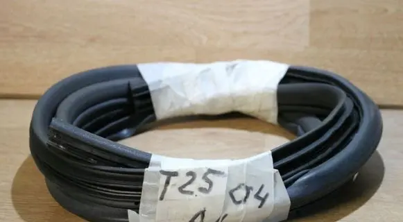 Toyota Avensis T250 Rubber seal rear door 