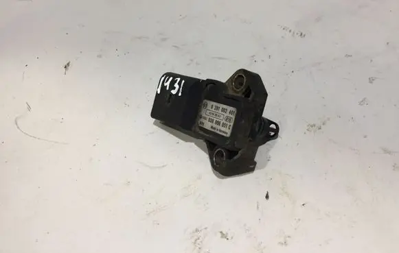 Audi A3 S3 8P Air pressure sensor 038906051C