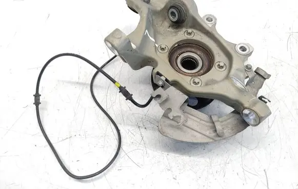 Mercedes-Benz C W205 Rear wheel hub spindle/knuckle A2053500141 A2053572500