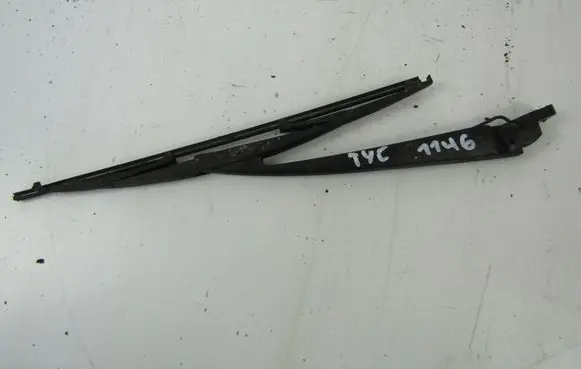 Honda CR-V Front wiper blade arm 