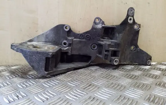 Skoda Superb B6 (3T) Generator/alternator bracket 03L903143Q