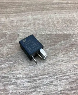 Volkswagen Golf IV Other relay 7M0951253C 0332201102
