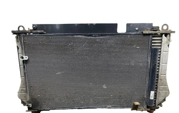 Toyota Avensis T270 Radiator set 88460AZ002 163630R040