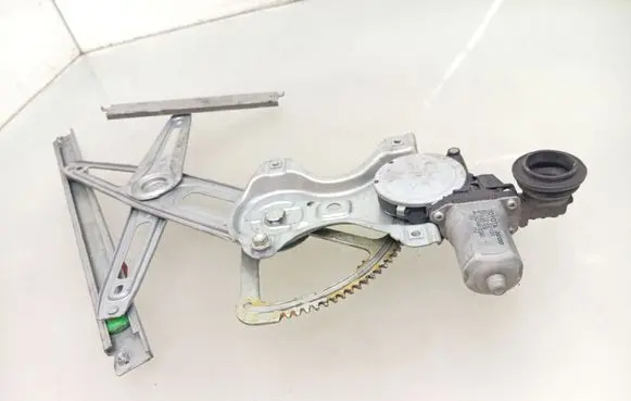 Toyota Auris 150 Front door window regulator with motor 857100D100