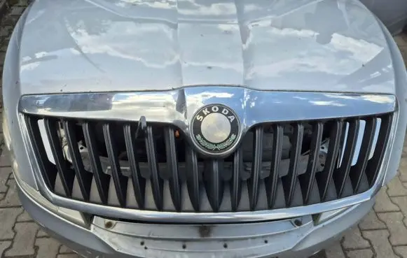 Skoda Octavia Mk2 (1Z) Front grill