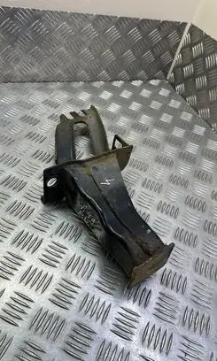 Volvo XC60 Radiator mount bracket 