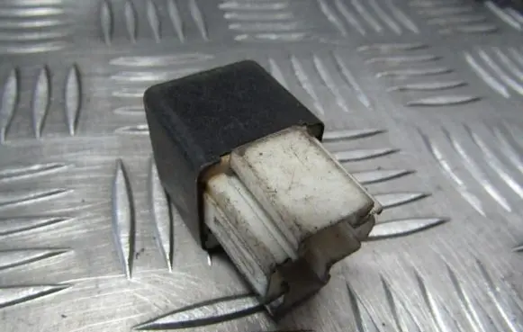 Mitsubishi Lancer Other relay mb629080 156700-0110