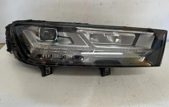 Audi Q7 4M Headlight/headlamp 4M0941034