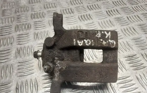 Nissan Qashqai+2 Rear brake caliper