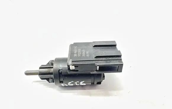 Audi A6 S6 C6 4F Brake pedal sensor switch 3B0945511C 19322010 05195