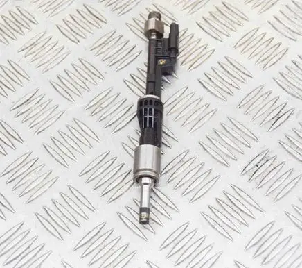 BMW 3 E92 E93 Fuel injector 0261500063 7568607
