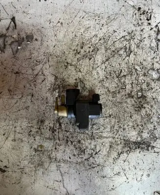 Renault Scenic II - Grand scenic II Turbo solenoid valve 93900