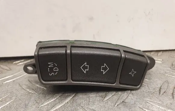 BMW 7 E65 E66 Steering wheel buttons/switches 6911586