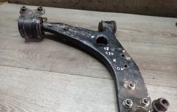 Volvo C30 Front lower control arm/wishbone