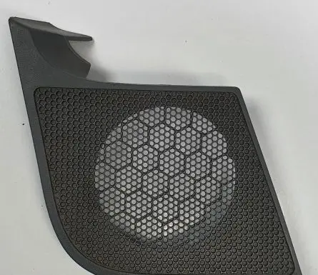 Jeep Grand Cherokee (WK) Front door speaker cover trim 