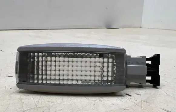 Volkswagen Touran I Other interior light 3B0947113