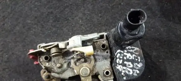 Chrysler Neon I Front door lock