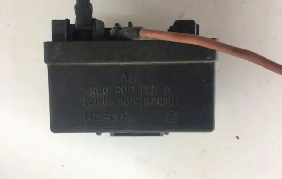 Peugeot 406 Glow plug pre-heat relay 0281003005