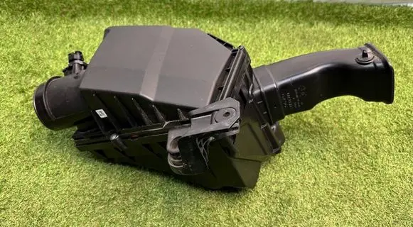 Volvo XC60 Air filter box 31474901
