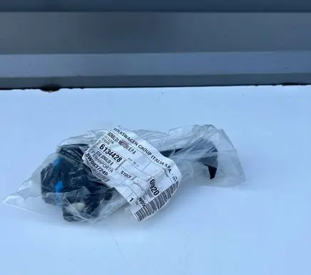 Audi A4 S4 B9 8W Front door check strap stopper 8W0837249 6134428