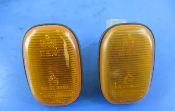 Toyota Corolla E100 Front fender indicator light