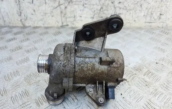 BMW 1 E81 E87 Water pump 7586928 11517586928