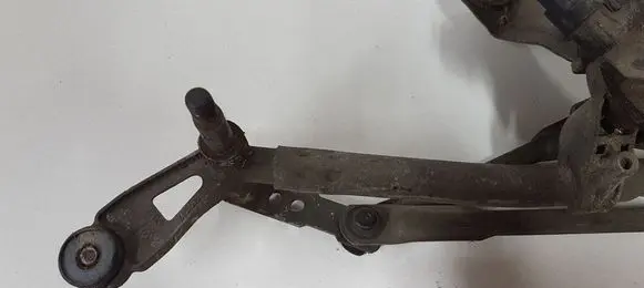 Renault Megane II Front wiper linkage and motor