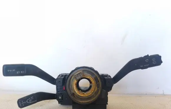 Volkswagen PASSAT B6 Indicator stalk