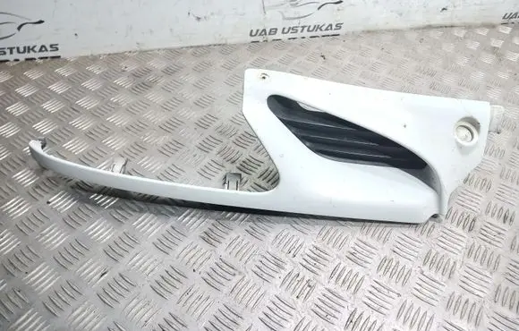 Renault Megane I Front bumper upper radiator grill 7700834201