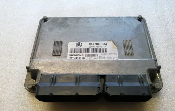 Skoda Fabia Mk1 (6Y) Engine control unit/module 047906033 3PRSJ47 5WP4419607