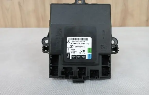 Mercedes-Benz B W245 Door control unit/module 1698203085 A1698203085